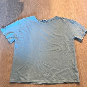 Woman’s Zara T-shirt